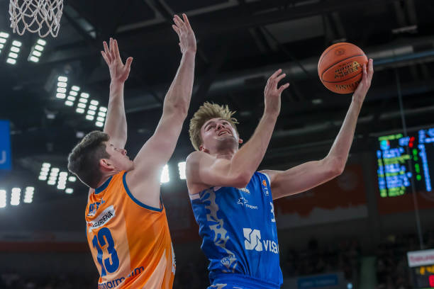 个赛季中尝 个赛季中尝