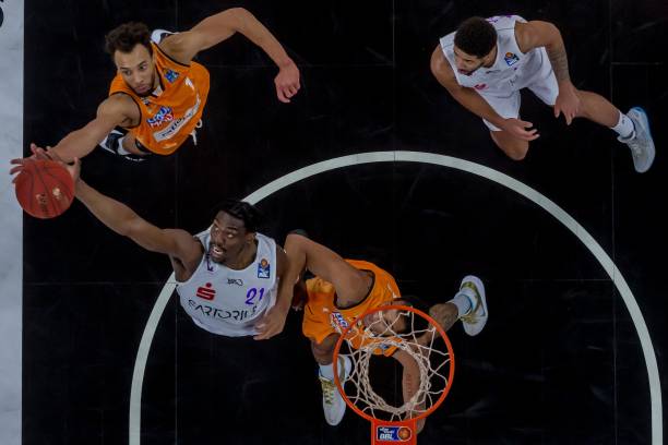 克里斯蒂亚 克里斯蒂亚